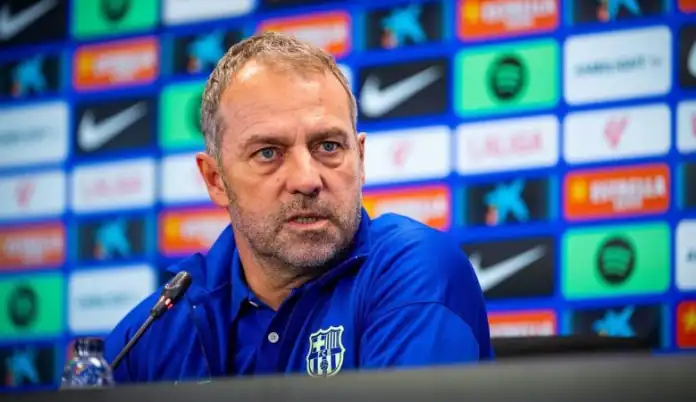 1747903720 برشلونة يجدد عقد هانسي فليك حتى 2027 بعد موسم رائع