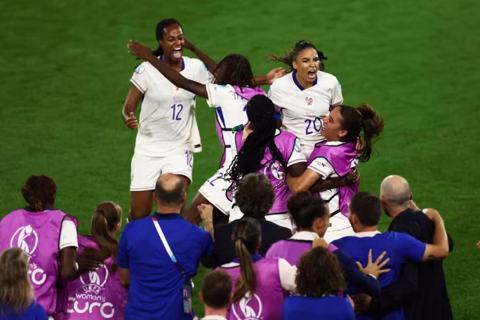 005cb12a-bb73-4b3e-a7b2-c41ada5ea3af فرنسا وإنجلترا تتأهلان لربع نهائي يورو السيدات 2025