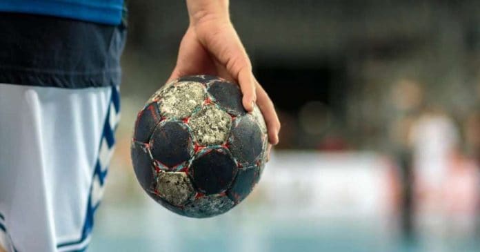 1726841548-FFBGAGFAGD برنامج الجولة 4 بلاي أوف كرة اليد: الإفريقي × مكنين والترجي × ساقية الزيت