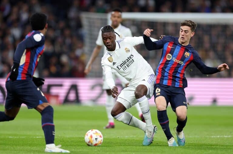 موعد كلاسيكو الليغا بين برشلونة وريال مدريد في ماي 2025