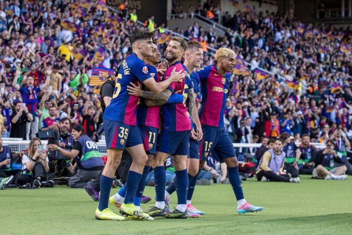 عقوبات تهدد برشلونة بعد هتافات جماهيره في الكلاسيكو

