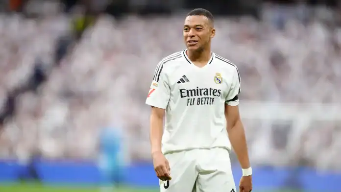 كيليان مبابي يفوز بالحذاء الذهبي الأوروبي لموسم 2024-2025