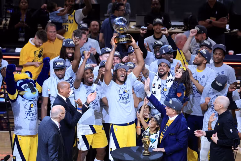 إنديانا بيسرز يتأهل لنهائي NBA لأول مرة منذ 2000