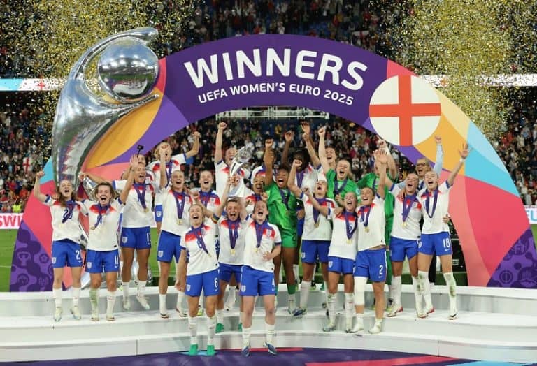 مبيعات قياسية لقميص منتخب إنجلترا للسيدات بعد يورو 2025