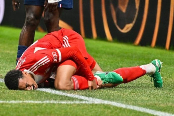 إصابة خطيرة تبعد جمال موسيالا عن بايرن ميونخ بعد مواجهة باريس سان جيرمان