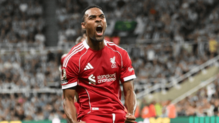 الدوري الإنقليزي: ليفربول يقتنص فوزا في الأنفاس الأخيرة ضد نيوكاسل