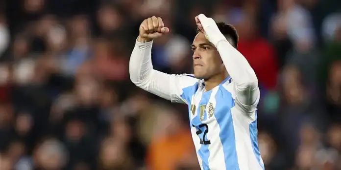 e7db9777626d39c685bc72d1f44f5fad لاوتارو مارتينيز يتجاوز مارادونا في قائمة هدافي الأرجنتين