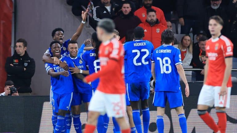 فينيسيوس يُنقذ ريال مدريد من فخ بنفيكا في ذهاب الملحق