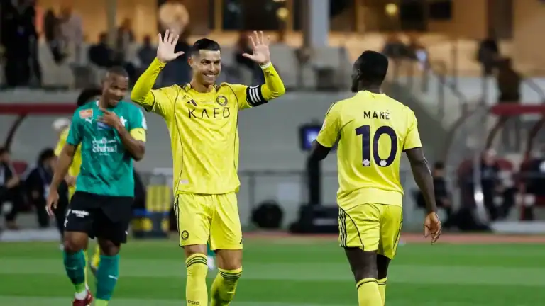النصر يسحق النجمة 5-0 ويستعيد الصدارة
