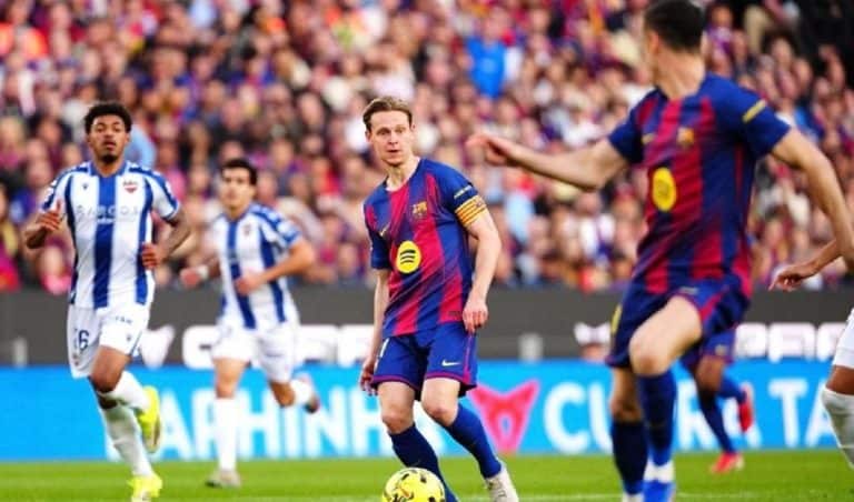 برشلونة يستعيد الصدارة بثلاثية على ليفانتي