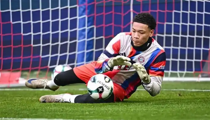 20263167208547WF بريسكوت (16 عاماً) قد يحرس مرمى بايرن أمام أتالانتا