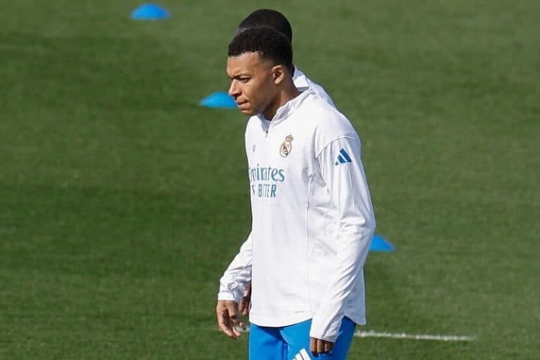 أزمة مبابي مع الطاقم الطبي لريال مدريد
