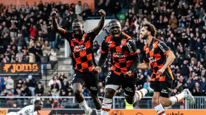 MjAyNjAzNzMyYzA2MGQwY2VlZGIzYTNlNDUyM2I2N2U3ZmE0MGQ برنامج مباريات الأربعاء: البريميرليغ والكؤوس الأوروبية