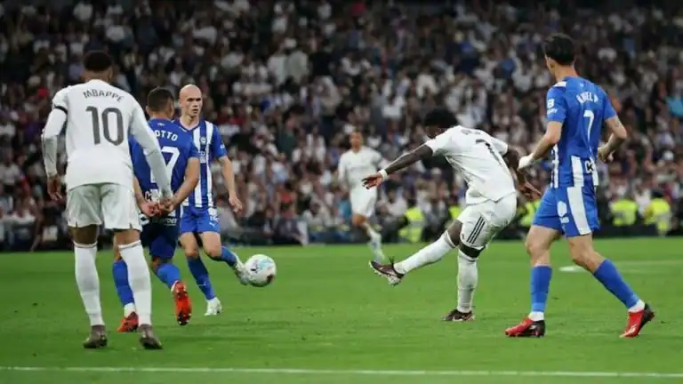 ريال مدريد يهزم ألافيس ويواصل مطاردة برشلونة