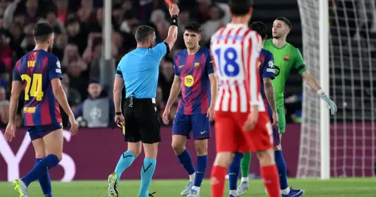 يويفا يوقف حكم مباراة برشلونة وأتلتيكو حتى نهاية الموسم