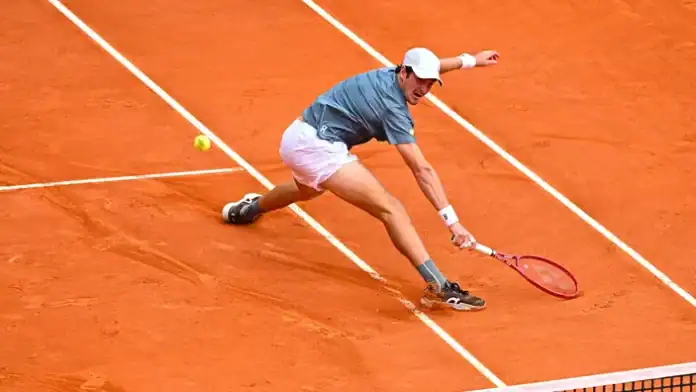 7ad06d0a8af99bccbd6da95160cdf4e2c9cf94c1fcce0b3fd8b99e4534047085 فونسيكا يواجه زفيريف بعد إنجاز تاريخي في مونتي كارلو