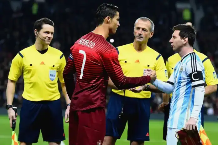 ميسي ورونالدو أمام كأس عالم سادس