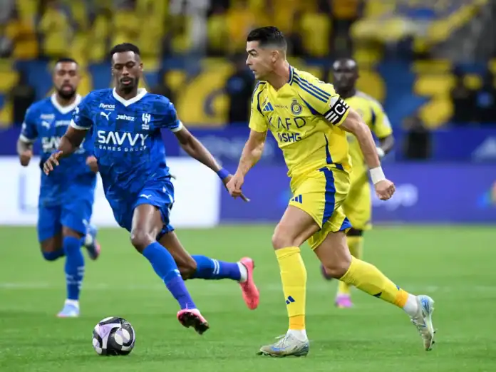 الهلال يخطف تعادلًا قاتلًا أمام النصر