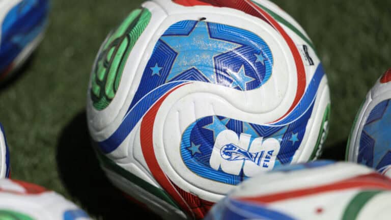 كندا وأمريكا تبدآن مشوارهما في كأس العالم