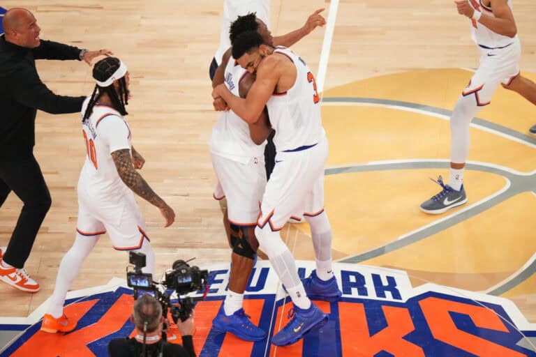 نيكس يصنع أكبر عودة في تاريخ نهائيات NBA