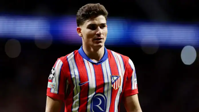 أتلتيكو مدريد يهدد برشلونة بشكوى إلى فيفا بسبب ألفاريز