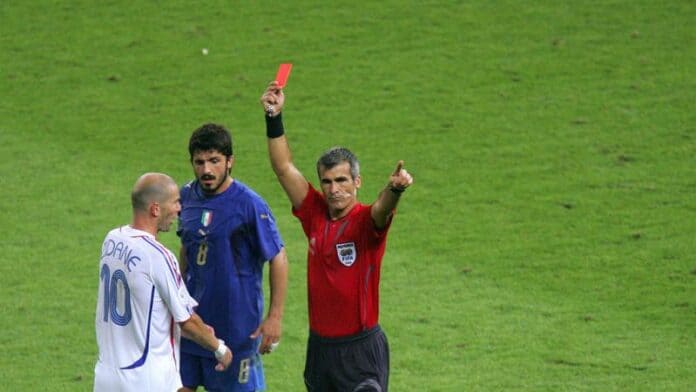 البطاقات الحمراء في تاريخ كأس العالم
