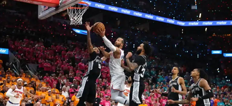 نيكس يستضيف سبيرز في نهائي NBA بعد غياب طويل