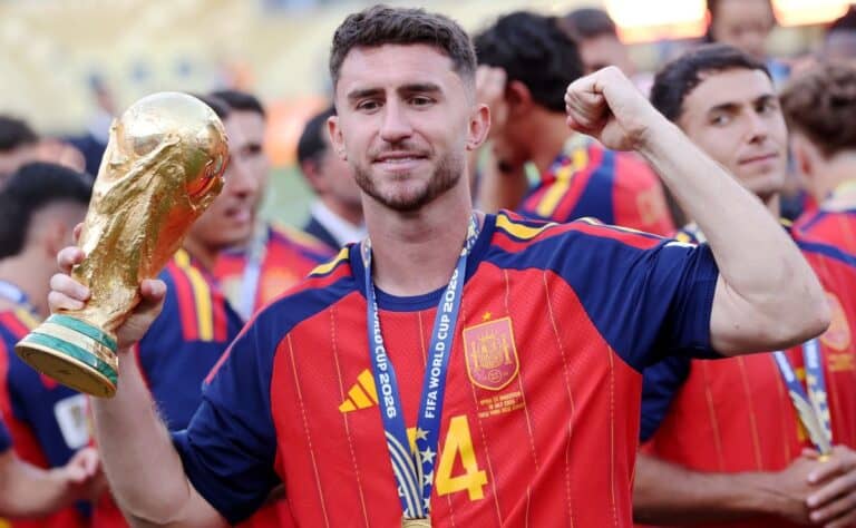 برشلونة يتحرك لضم إيمريك لابورت