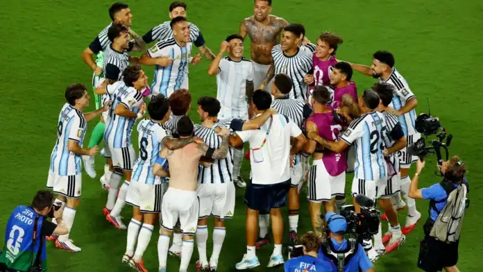 الأرجنتين تهزم سويسرا وتواجه إنجلترا في نصف النهائي