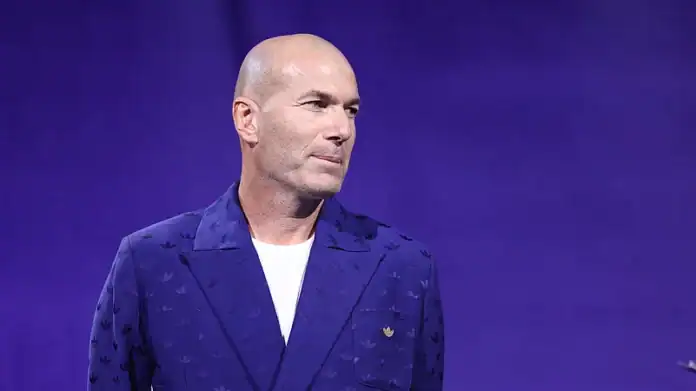 zidane_101b3wokrg2iq1uy1zi0dqfz9j زيدان يقترب من تدريب فرنسا حتى مونديال 2030