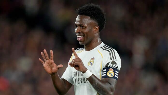 ريال مدريد يجدد عقد فينيسيوس جونيور حتى 2032