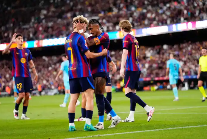 رافينيا يقود برشلونة للفوز على أتلتيك بلباو بثنائية