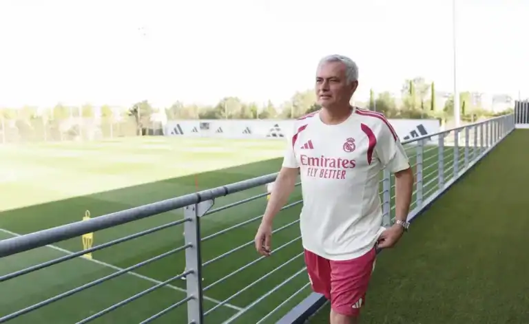 مورينيو يحصل على صلاحيات واسعة في انتقالات ريال مدريد
