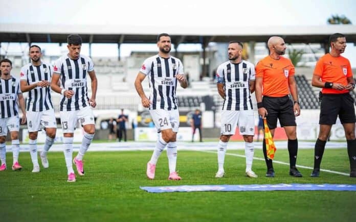 لاعبو النادي الرياضي الصفاقسي خلال مباراة في كأس الكونفدرالية