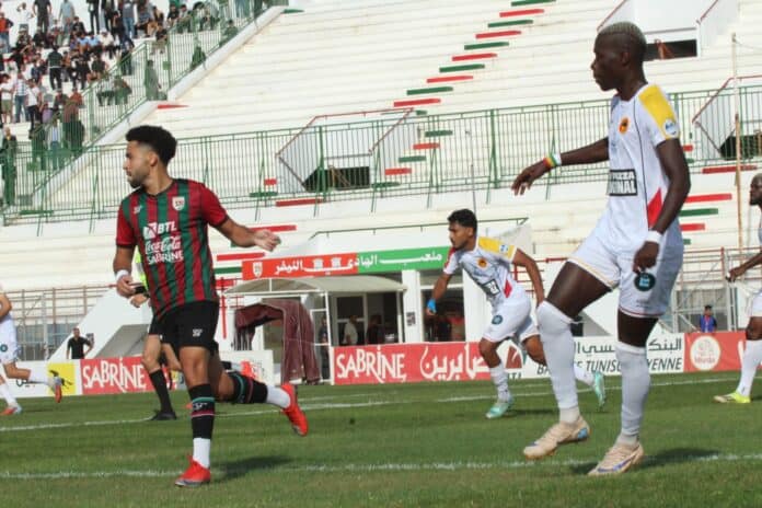 78f96918-fc03-4559-b1e9-b5fa2687c2b3-1 لاعبو الصفاقسي والترجي خلال مباراتهما في مؤجل الجولة السادسة