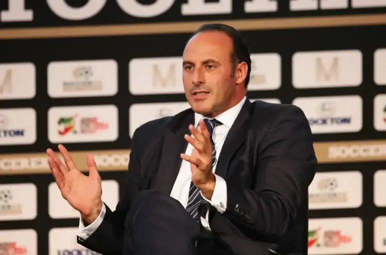 Ramón Vega annonce sa candidature à la présidence de la FIFA face à Infantino