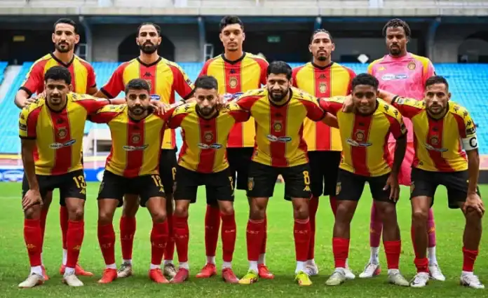 esperence- جماهير الترجي الرياضي التونسي في ملعب حمادي العقربي برادس قبل انطلاق المباراة