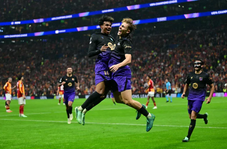 برشلونة يفوز على غلطة سراي 4-1 ويحقق انتصاره العاشر توالياً