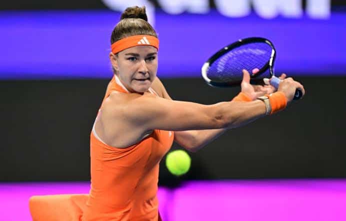 photo-57 كارولينا موتشوفا أثناء مباراة تنس بعد تأهلها إلى ماسترز WTA في إنديان ويلز