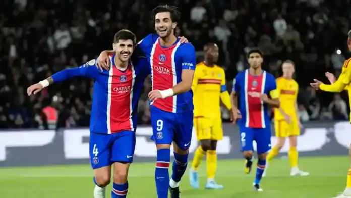 time4news_img_1792390562 لاعبو باريس سان جيرمان خلال مباراة في دوري أبطال أوروبا